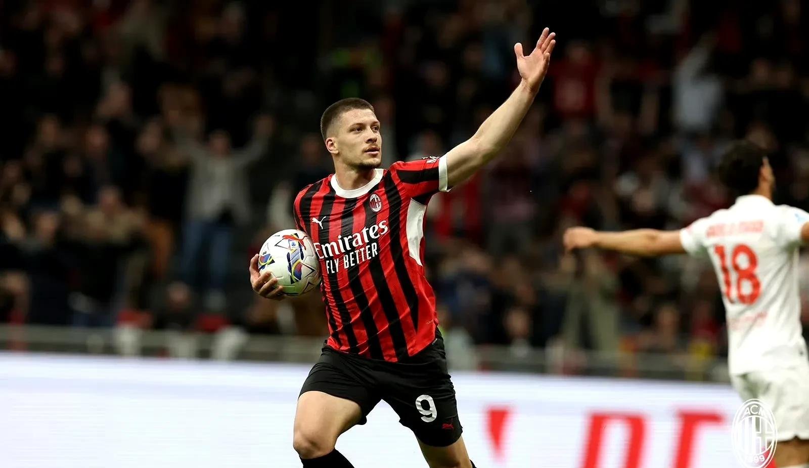 包含佛罗伦萨迎战意甲实力新兴劲旅，冲刺欧战的词条